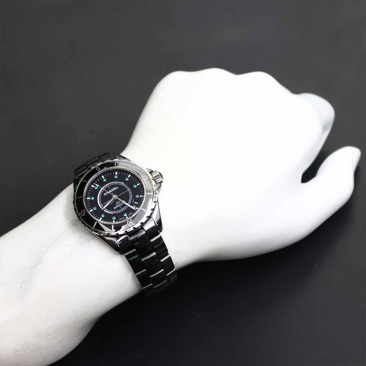 J12 H2131 Automatic 12P emerald Date Black Dial Mens Watch