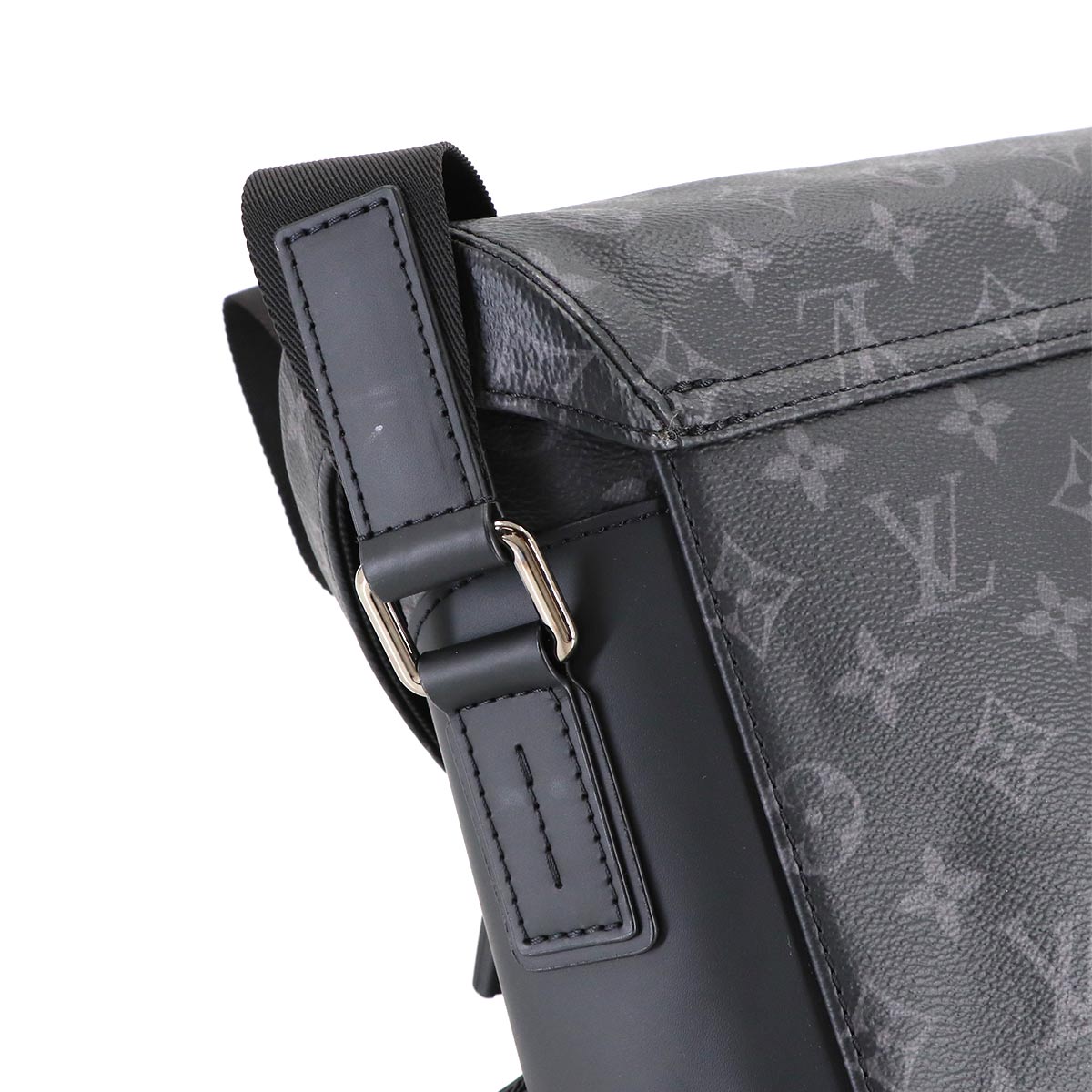 Monogram Eclipse Messenger Voyage PM Shoulder Bag M40511