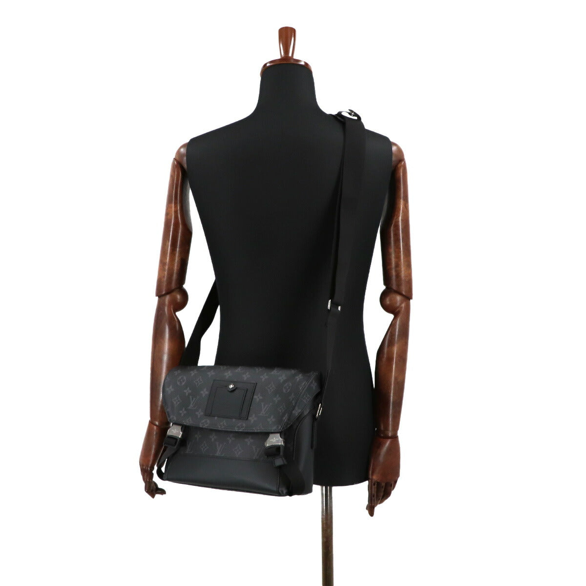 Monogram Eclipse Messenger Voyage PM Shoulder Bag M40511