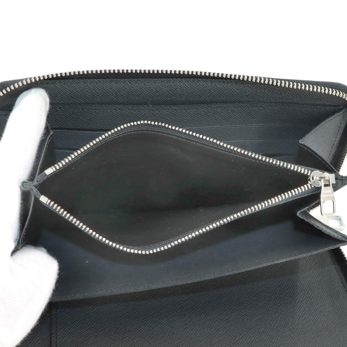 Taiga Zippy Organizer Long Wallet Leather Ardoise M30513