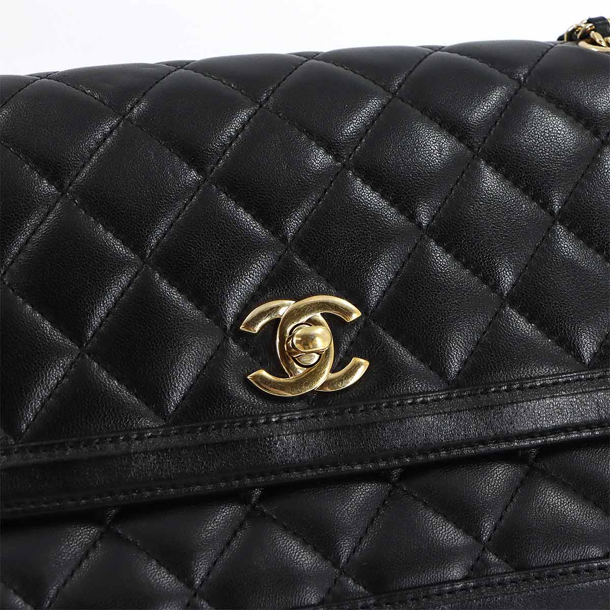 Matelasse Chain Shoulder Bag Leather Black Purse