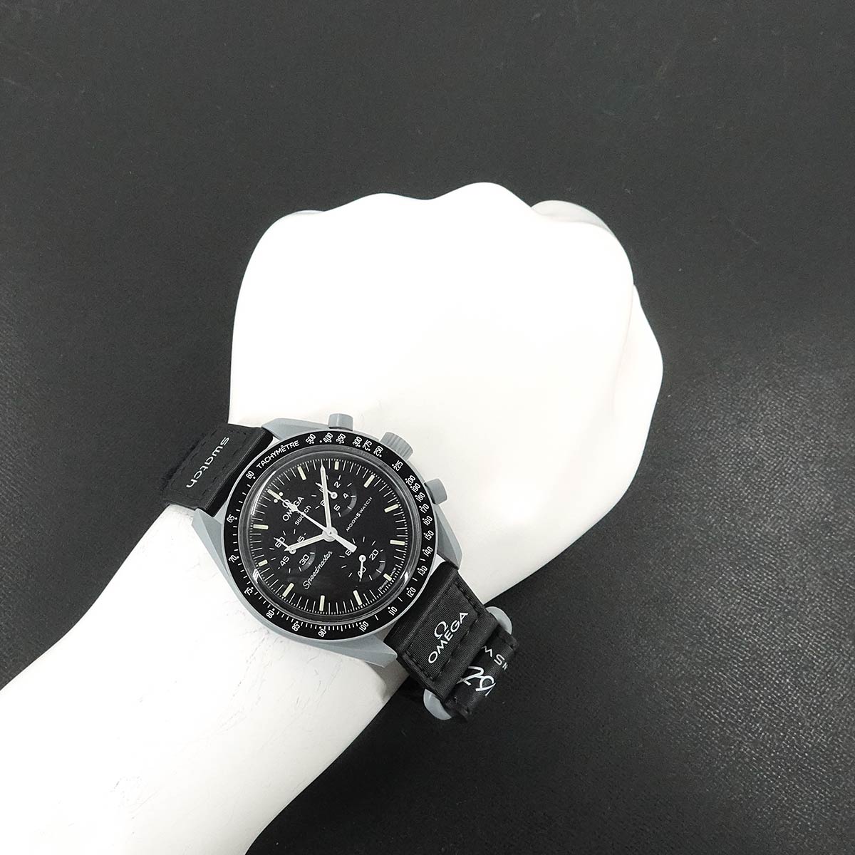 BIOCERAMIC MOONSWATCH MISSION TO THE MOON SO33M100 Quartz