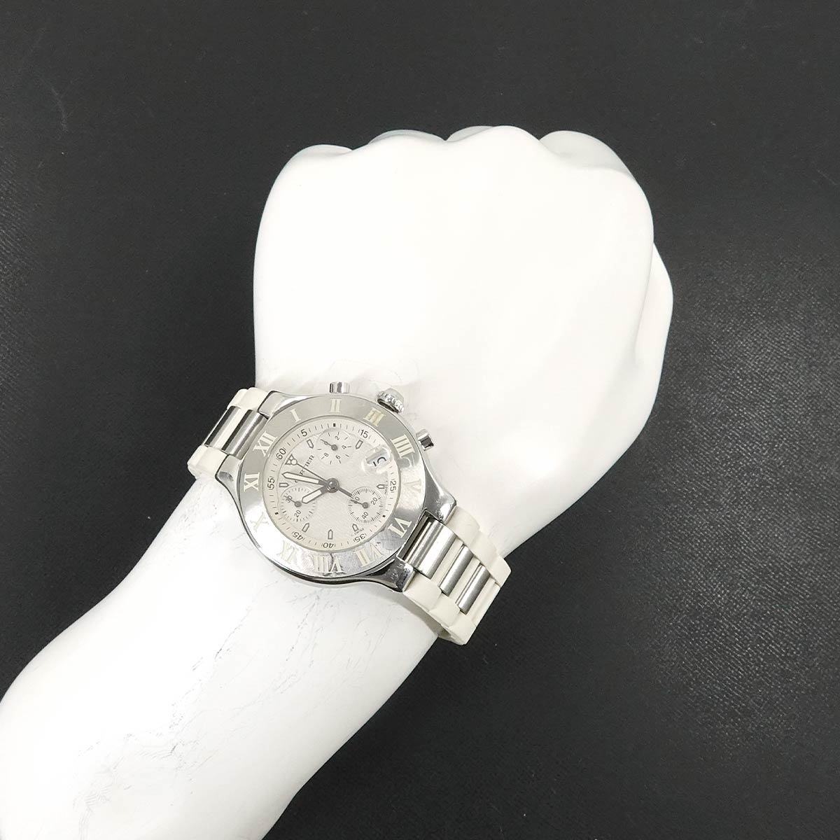 Must 21 Chronoscaph W10184U2 Date Quartz White Dial Mens