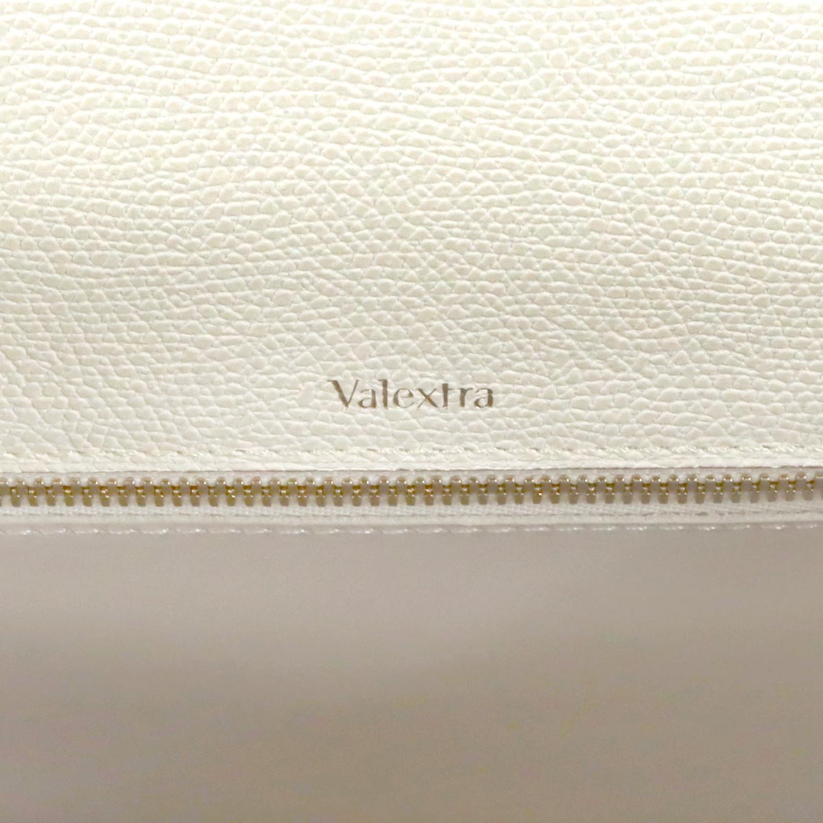 Iside Medium Hand Shoulder Bag Leather White Purse