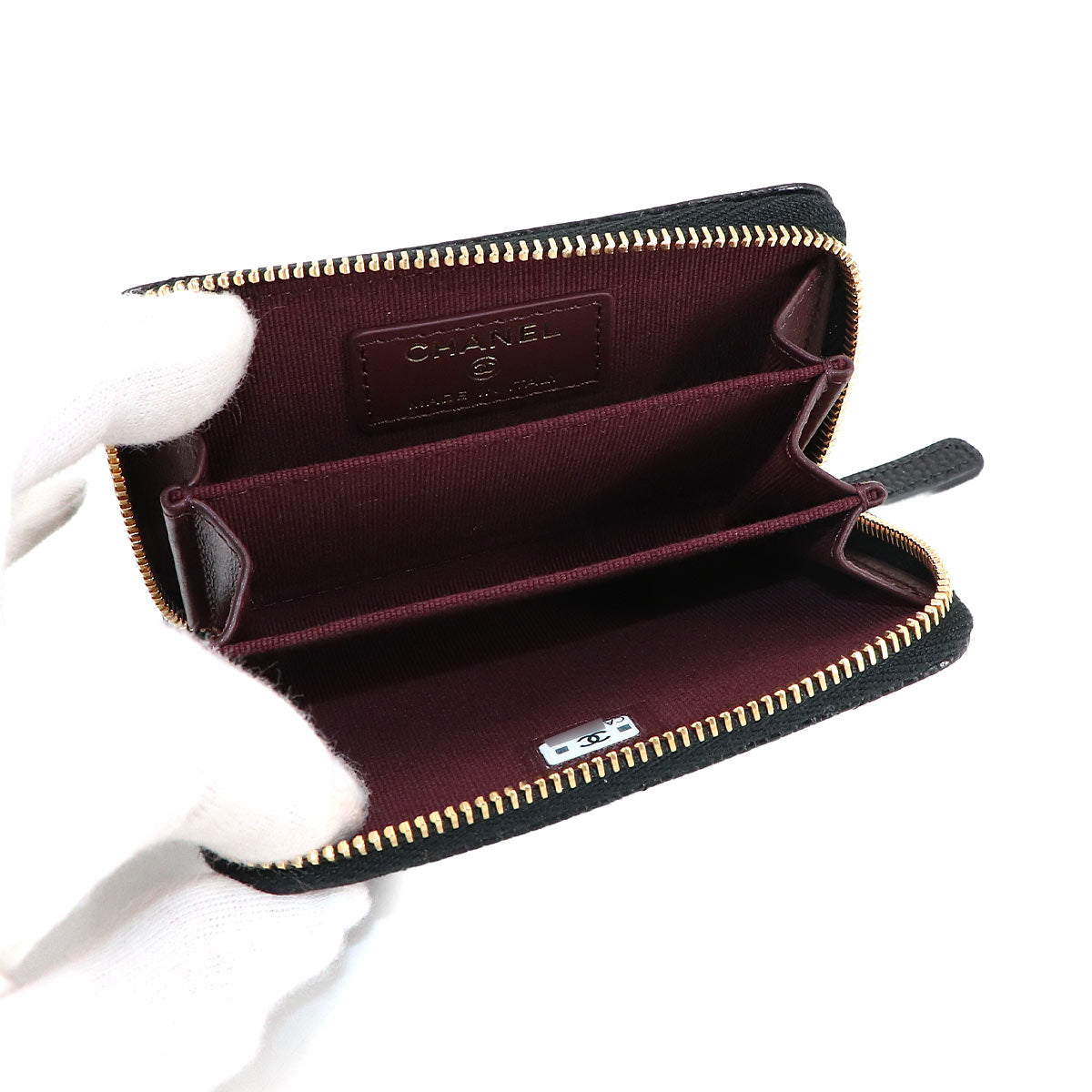 Matelasse Classic Zipped Coin Purse Leather Black AP0216