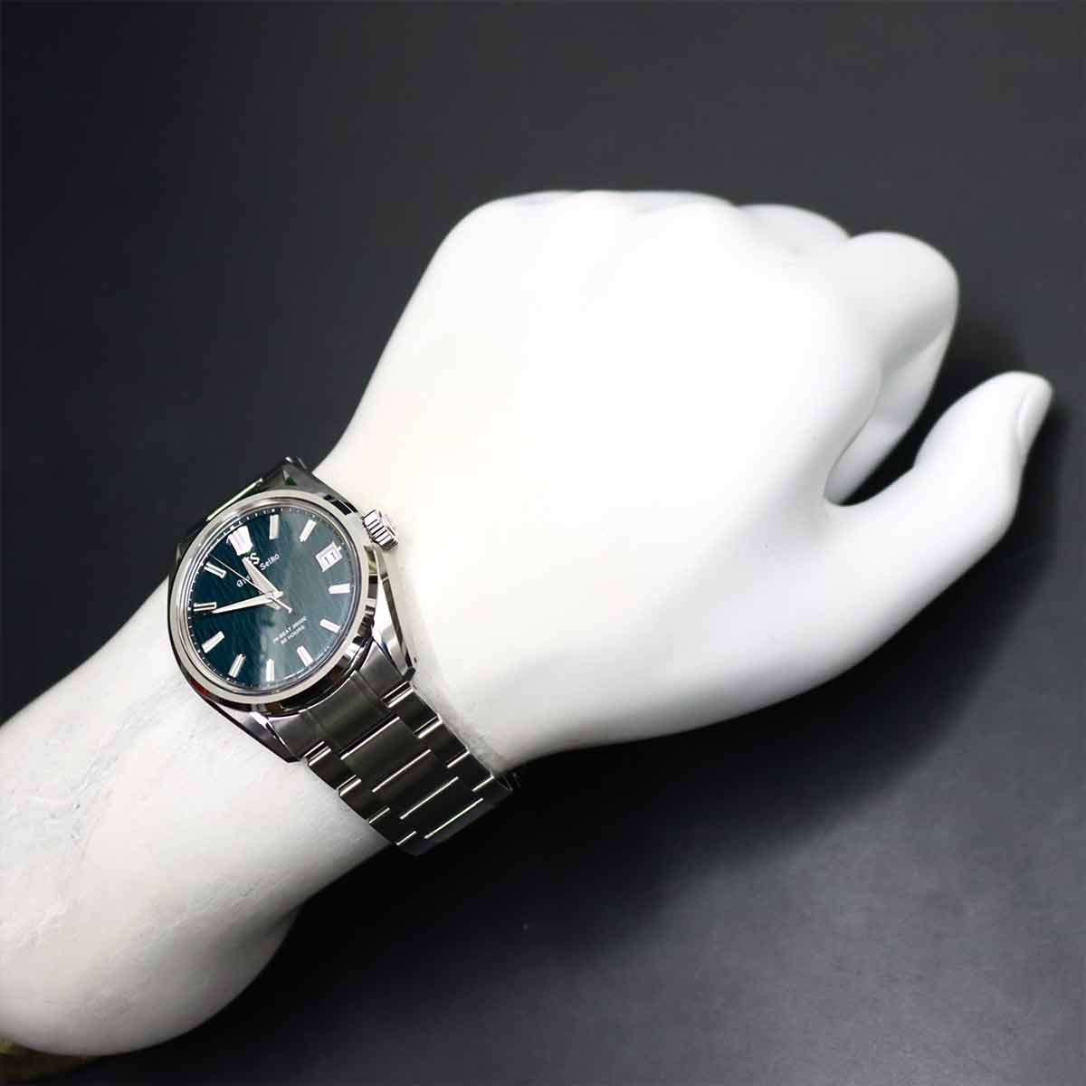 Evolution 9 SLGH025 9SA5 00C0 Green Dial Mens Watch