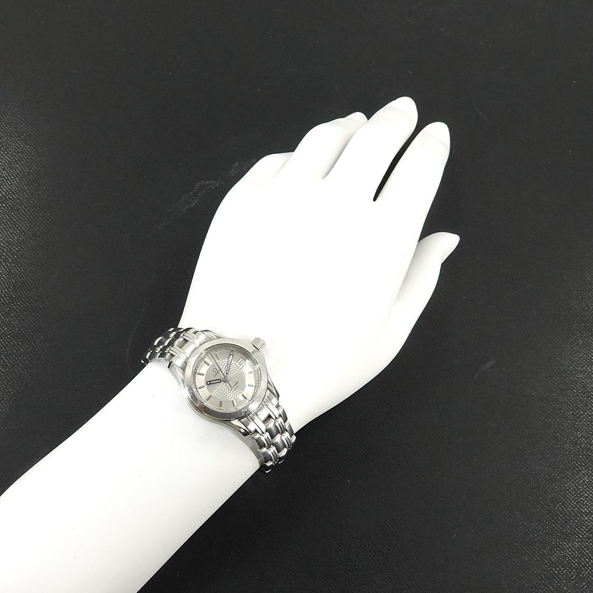 Seamaster 120 Date 2581 31 Quartz Silver Dial Ladies Watch