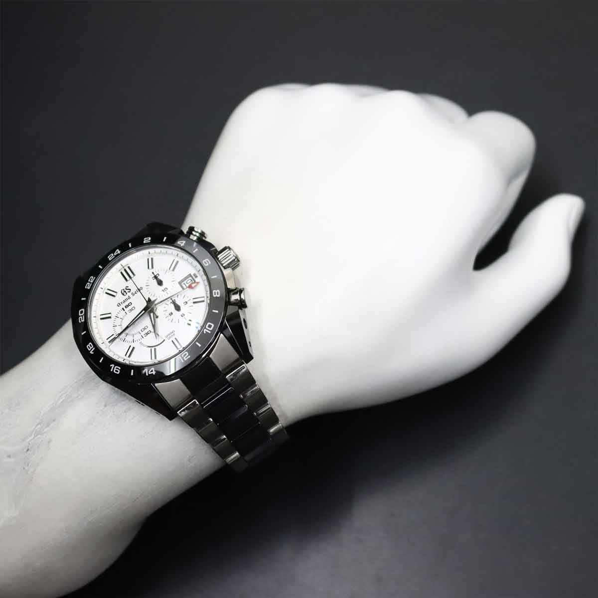 Spring Drive GMT SBGC221 9R86 0AG0 White Dial Mens