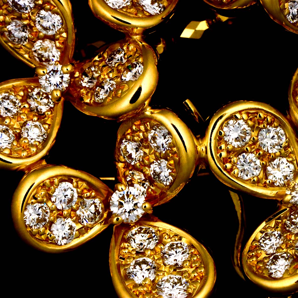 Diamond 1.54ct Flower Necklace Brooch 18K Yellow Gold 750