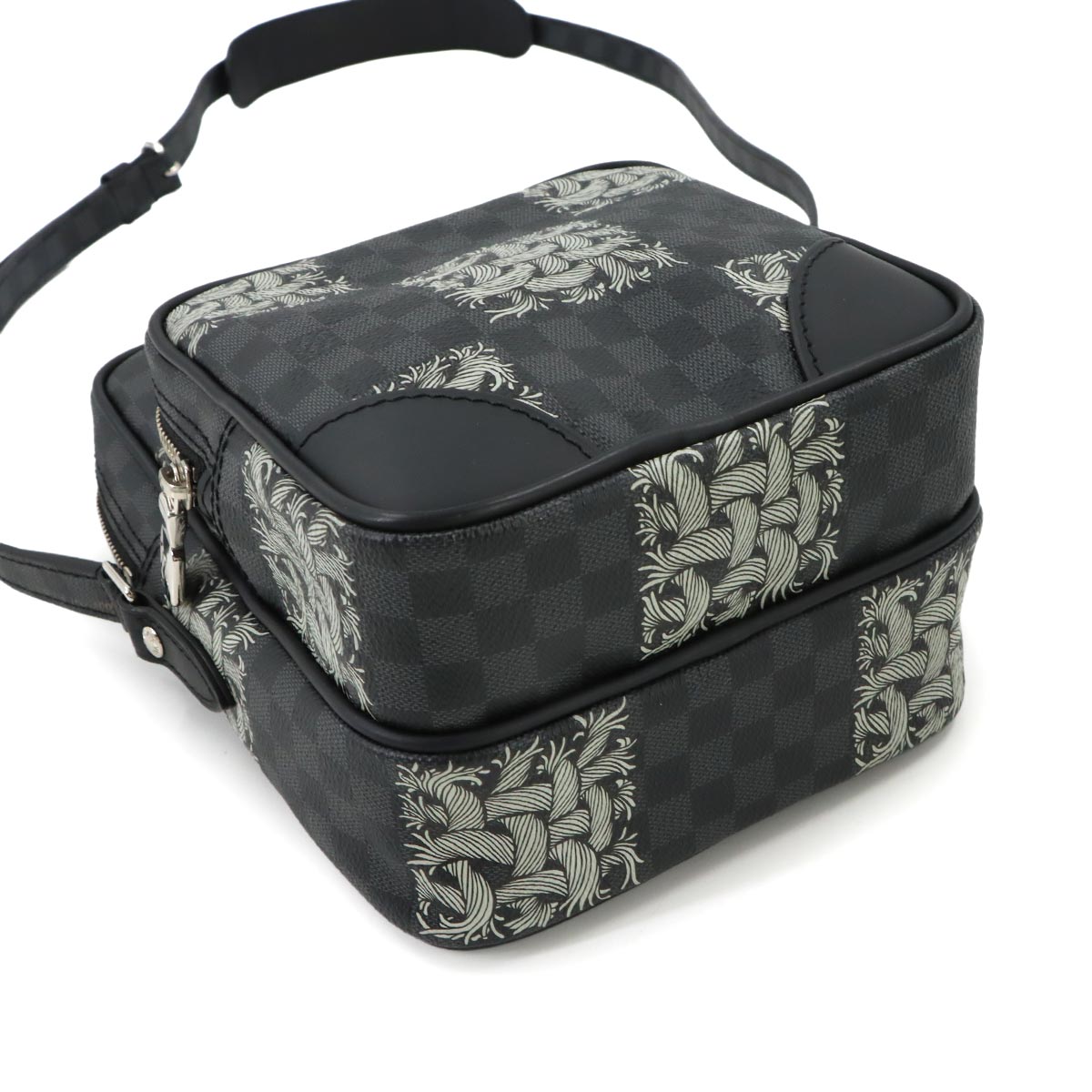 Damier Graphite Christopher Nemeth Amazon Shoulder Bag