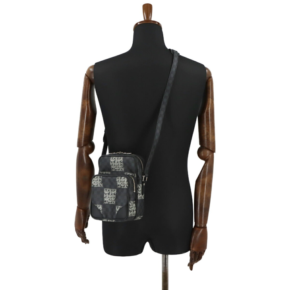 Damier Graphite Christopher Nemeth Amazon Shoulder Bag