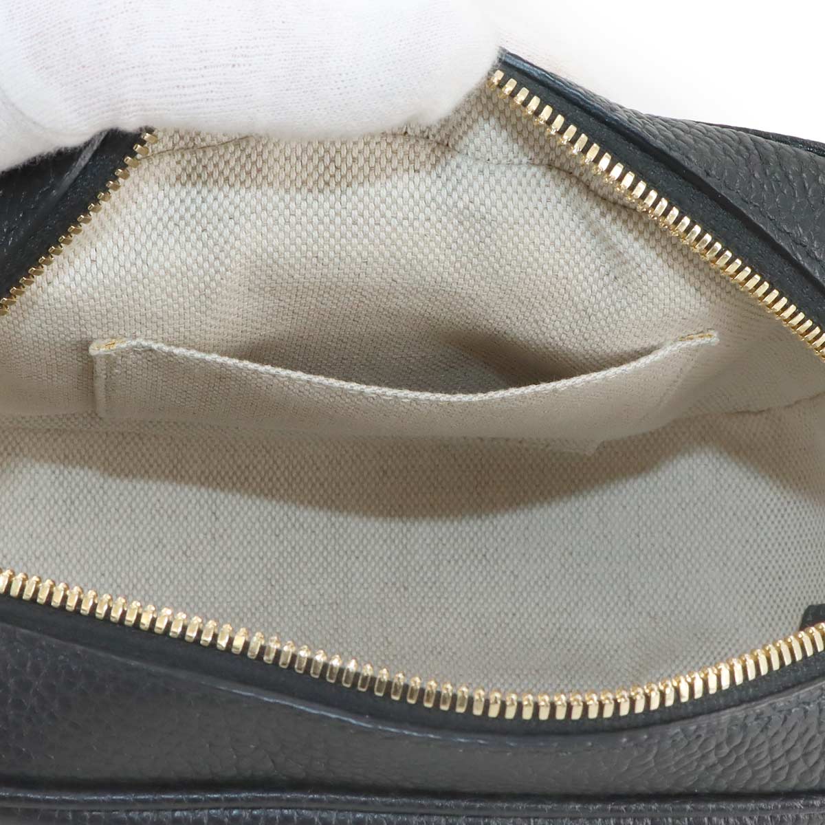 SOHO Shoulder Bag Leather Black 722319 Interlocking G