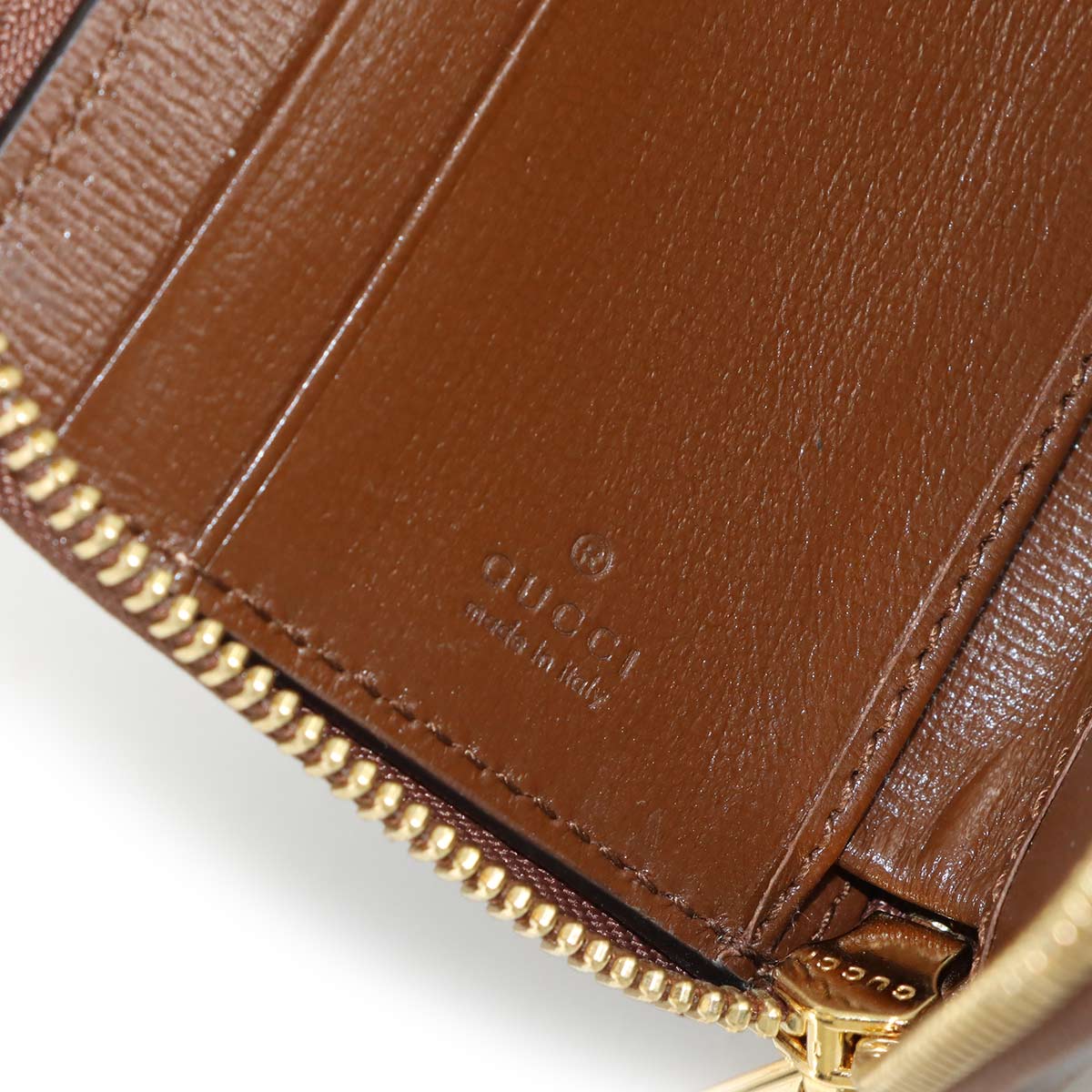 Interlocking G Zip Wallet GG Supreme Canvas Leather 700691