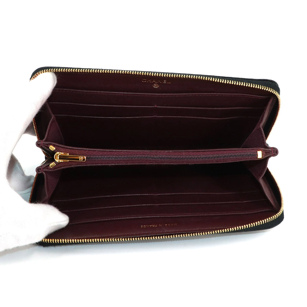 Matelasse Classic Long Zipped Wallet Leather Black AP0242