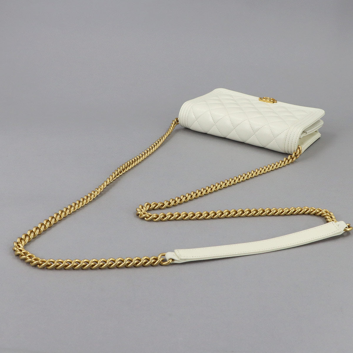 Boychanel Chain Wallet Leather White AP1117 Purse