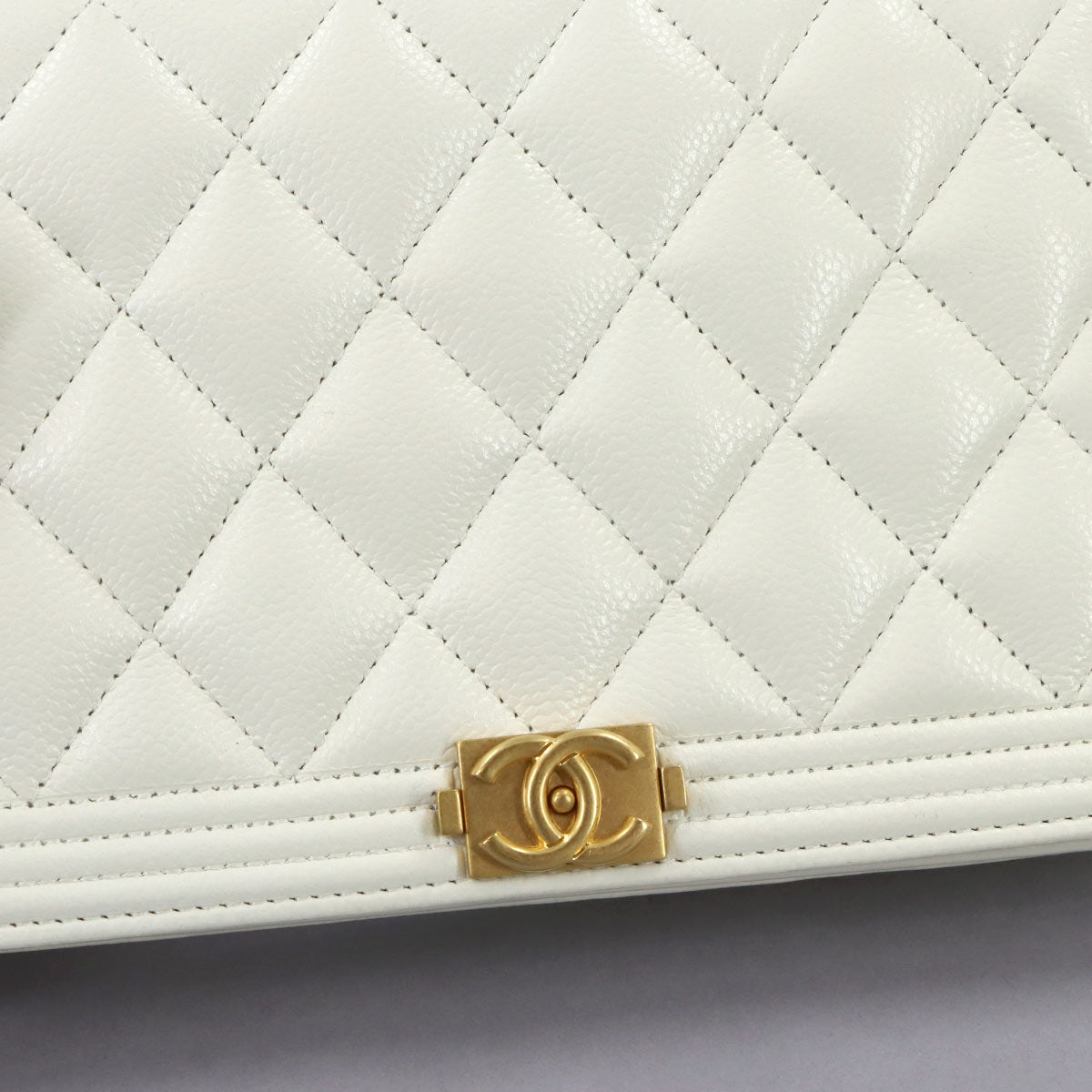 Boychanel Chain Wallet Leather White AP1117 Purse