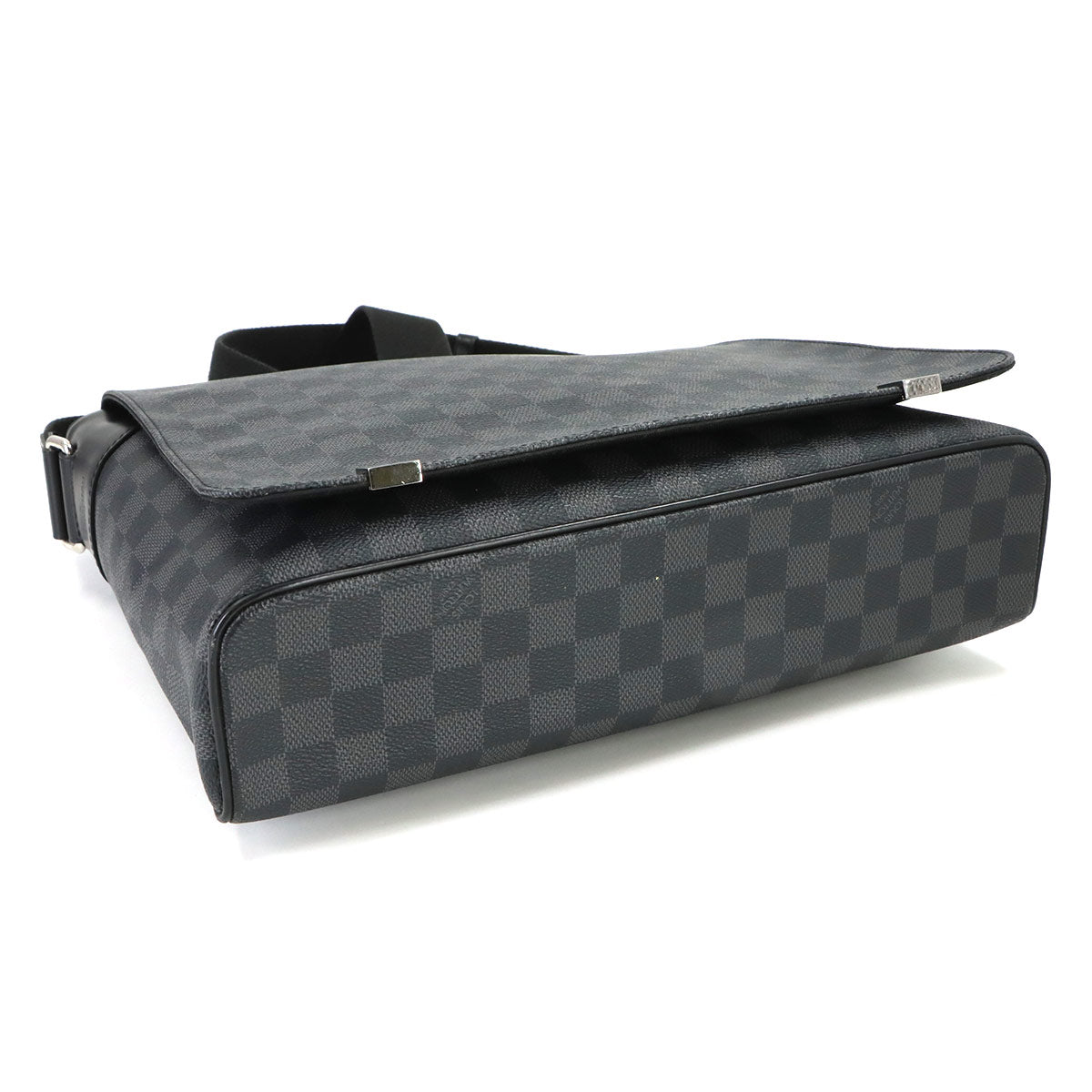 Damier Graphite District MM NM Shoulder Bag Black N41029