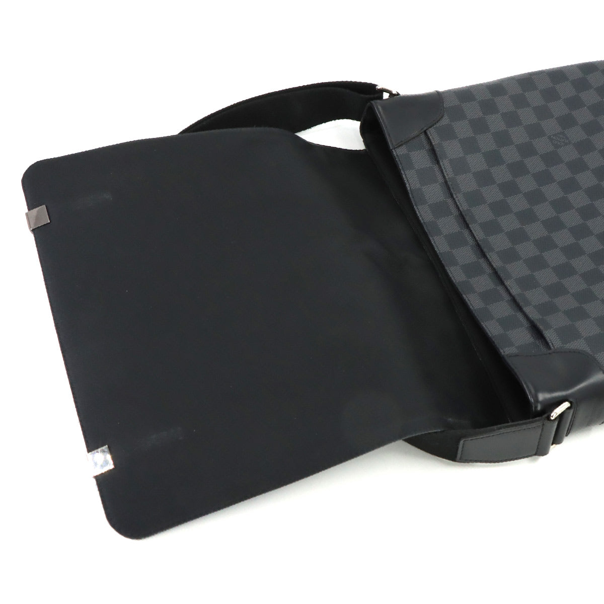 Damier Graphite District MM NM Shoulder Bag Black N41029