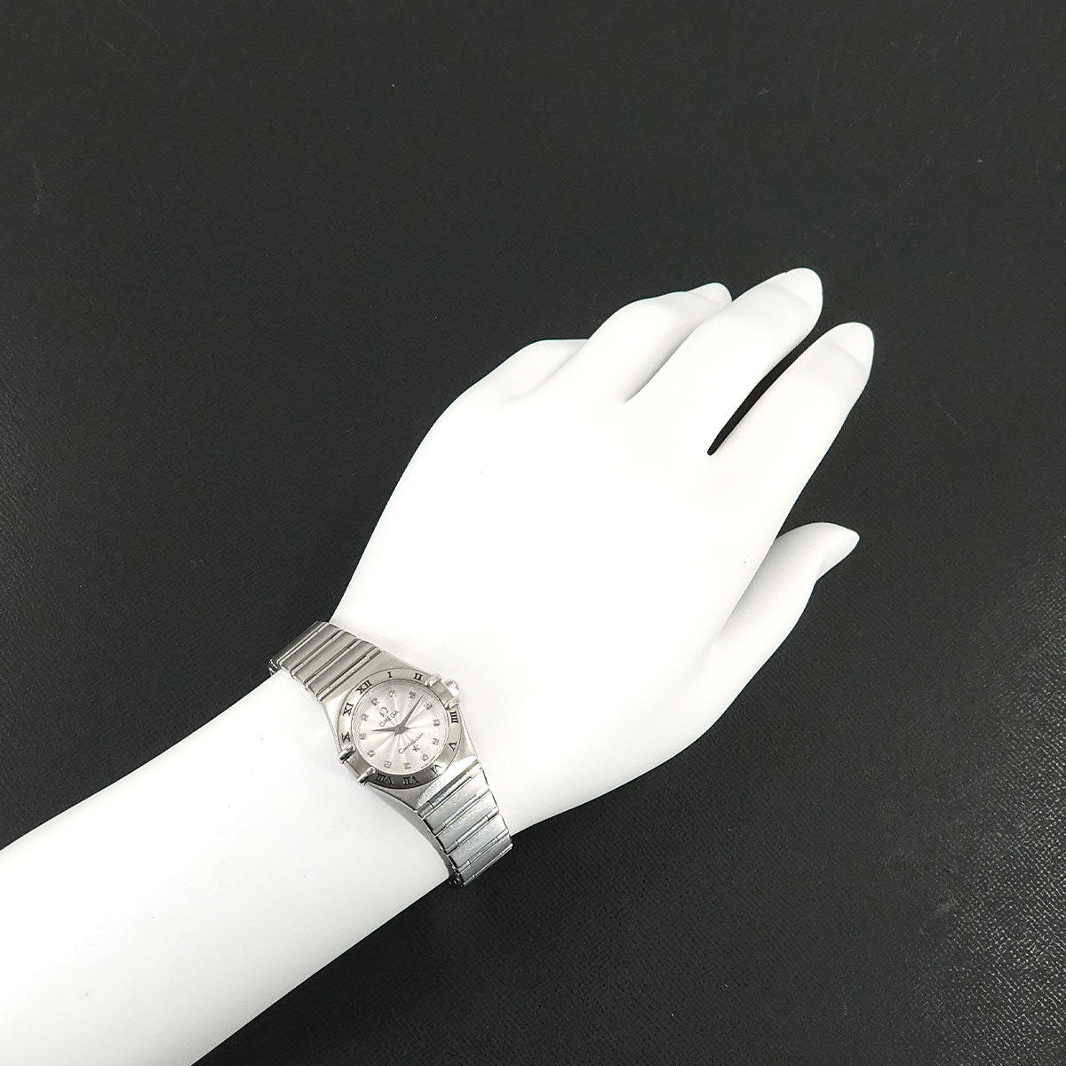 Constellation Mini 1562 36 12P Diamond Quartz Ladies Watch