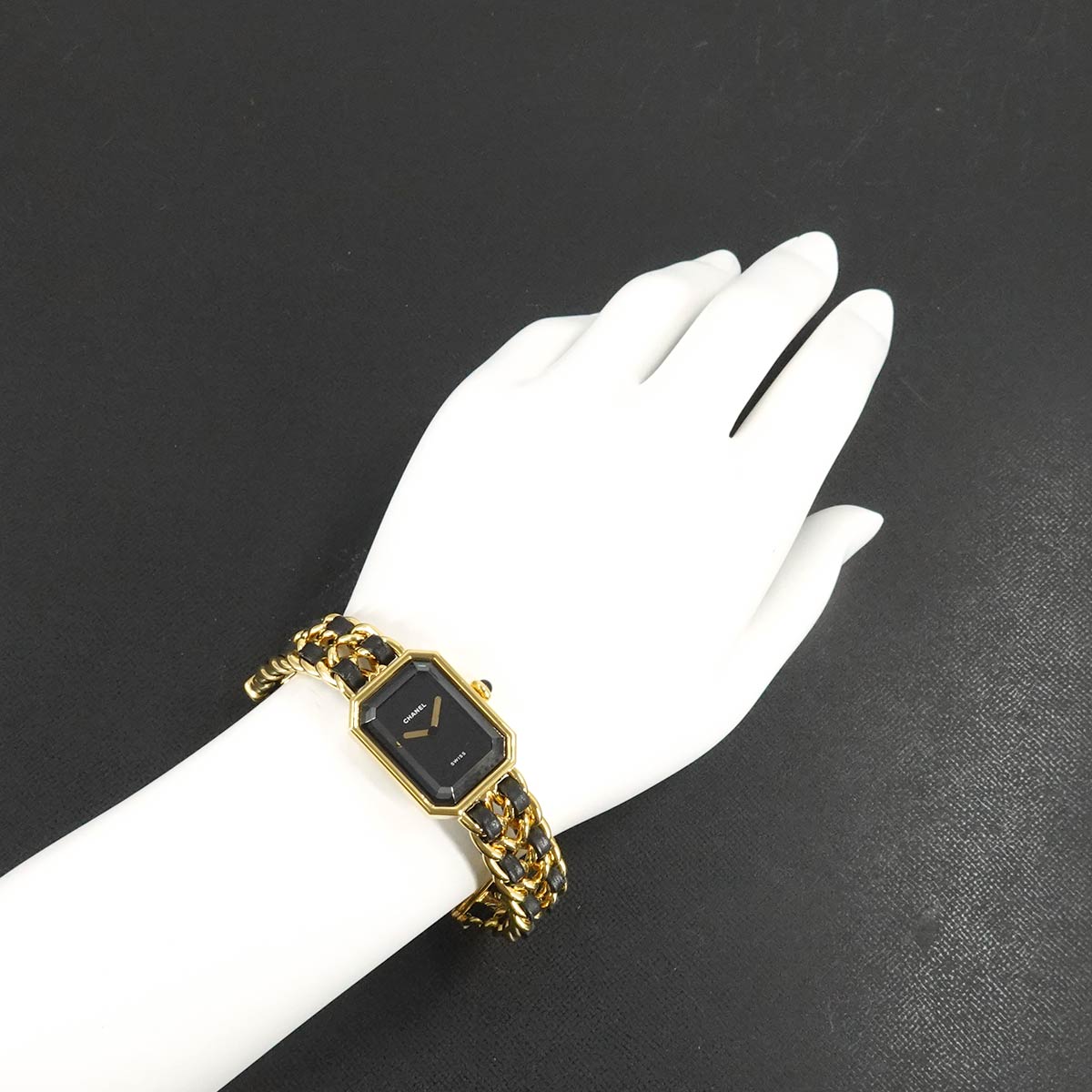 Premiere Size M H0001 Vintage Quartz Black Dial Ladies Watch