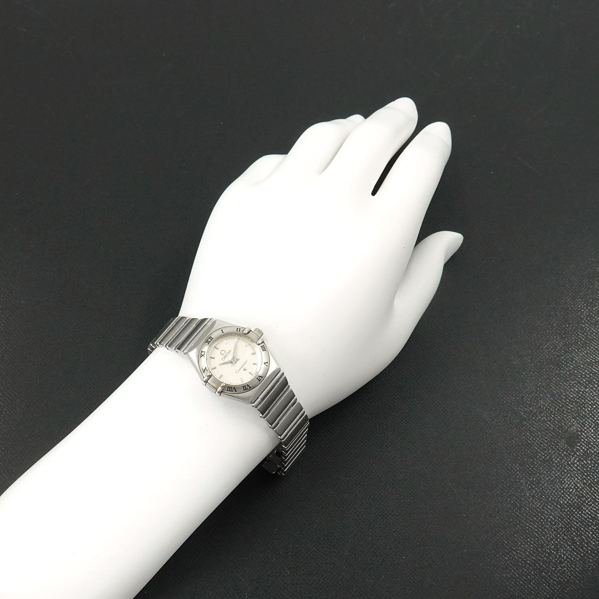 Constellation Mini 1562 30 Silver Dial Quartz Ladies Watch