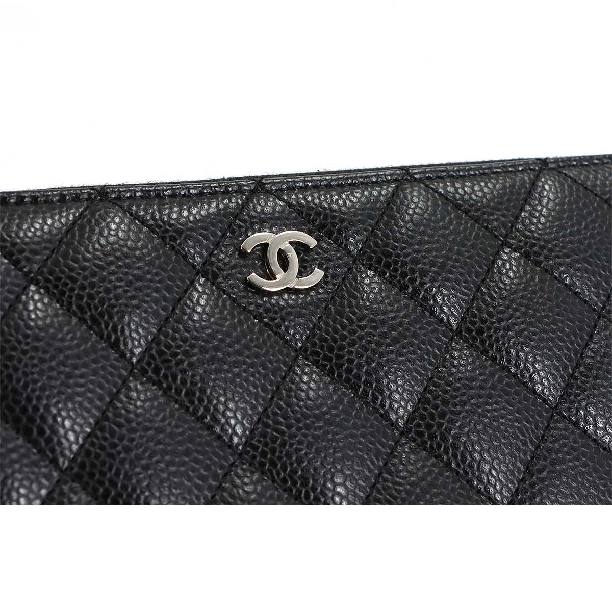 Matelasse Classic Long Zipped Wallet Leather Black A50097