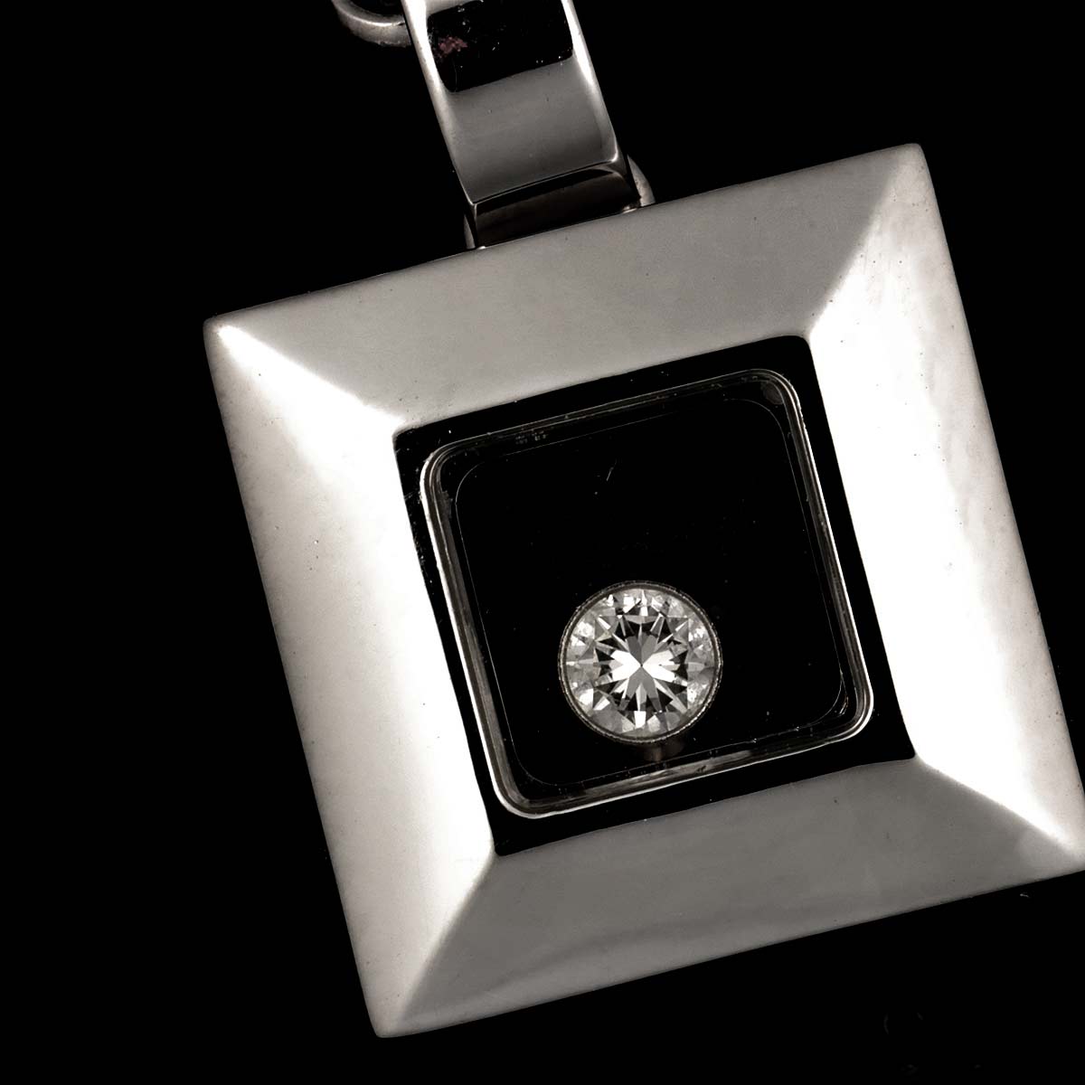 Happy Diamond Square Necklace 18K White Gold 750