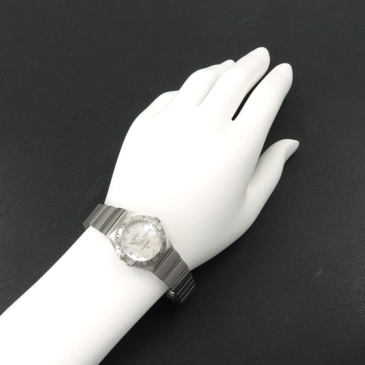 Constellation 123 10 24 60 55 001 12P Diamond White Shell Dial