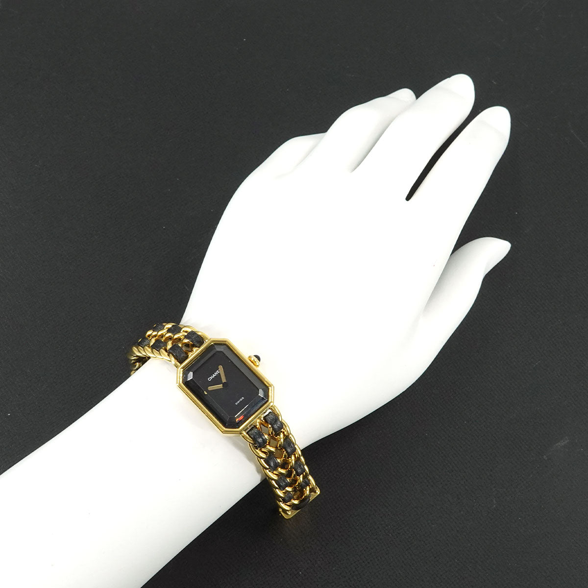 Premiere Size S H0001 Vintage Quartz Black Dial Ladies Watch