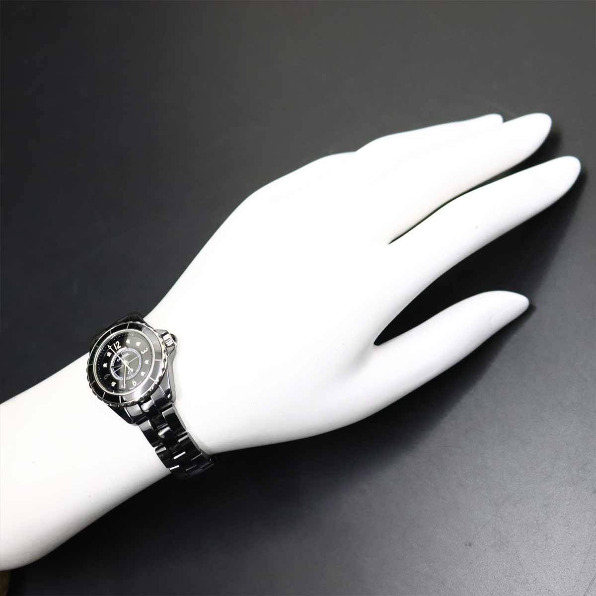 J12 29mm H2569 8P Diamond Quartz Black Dial Ladies Watch