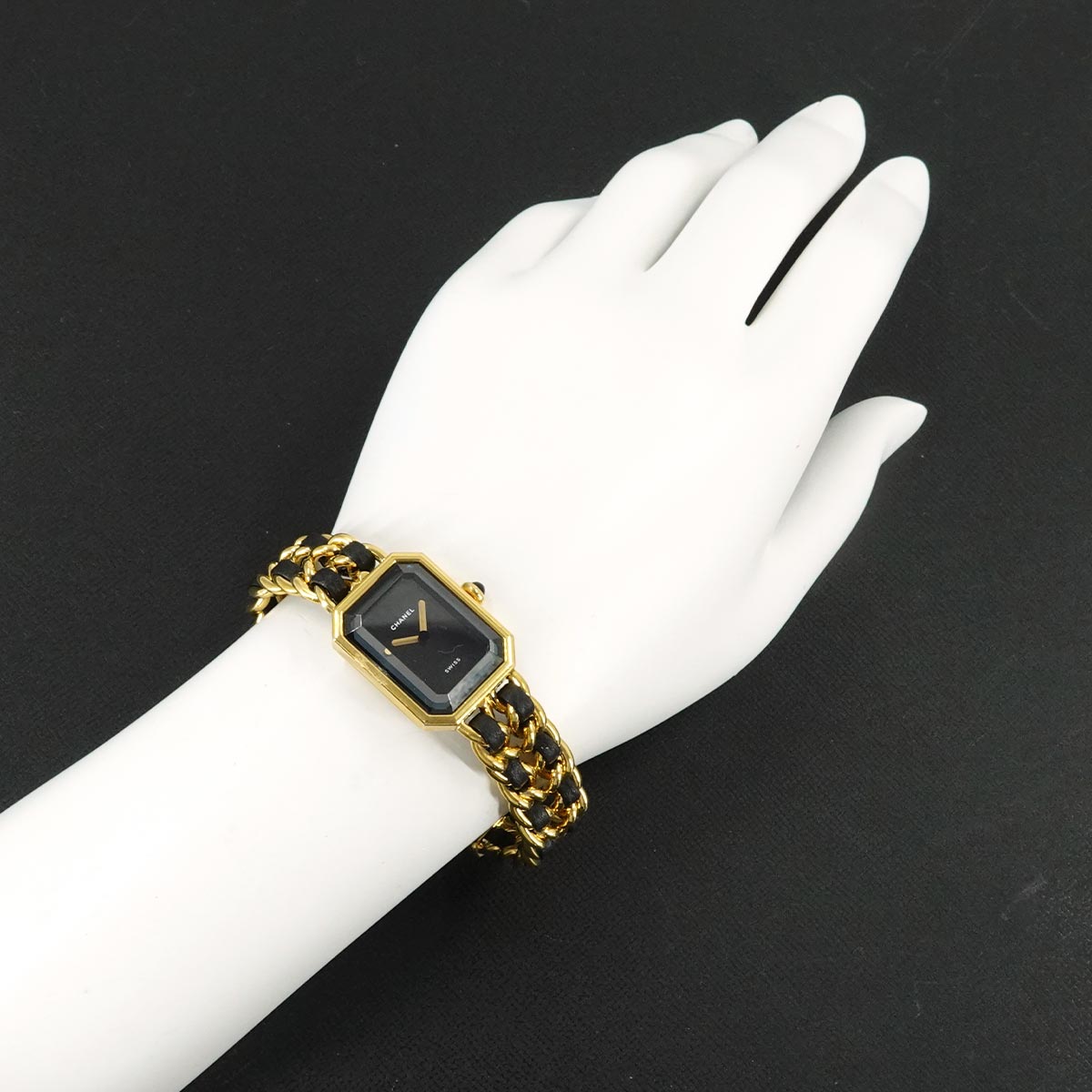 Premiere Size L H0001 Vintage Quartz Black Dial Ladies Watch