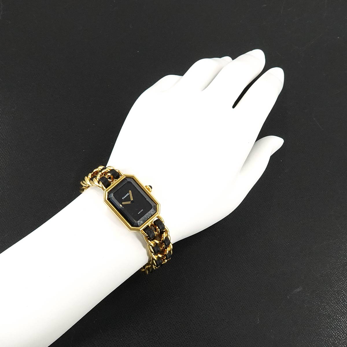Premiere Size L H0001 Vintage Quartz Black Dial Ladies Watch