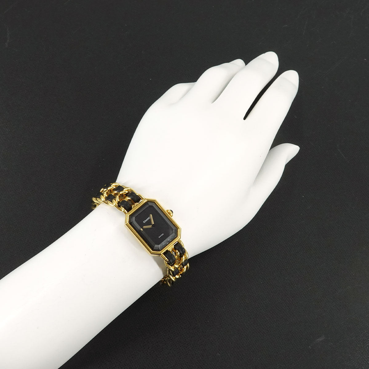 Premiere Size L H0001 Vintage Quartz Black Dial Ladies Watch