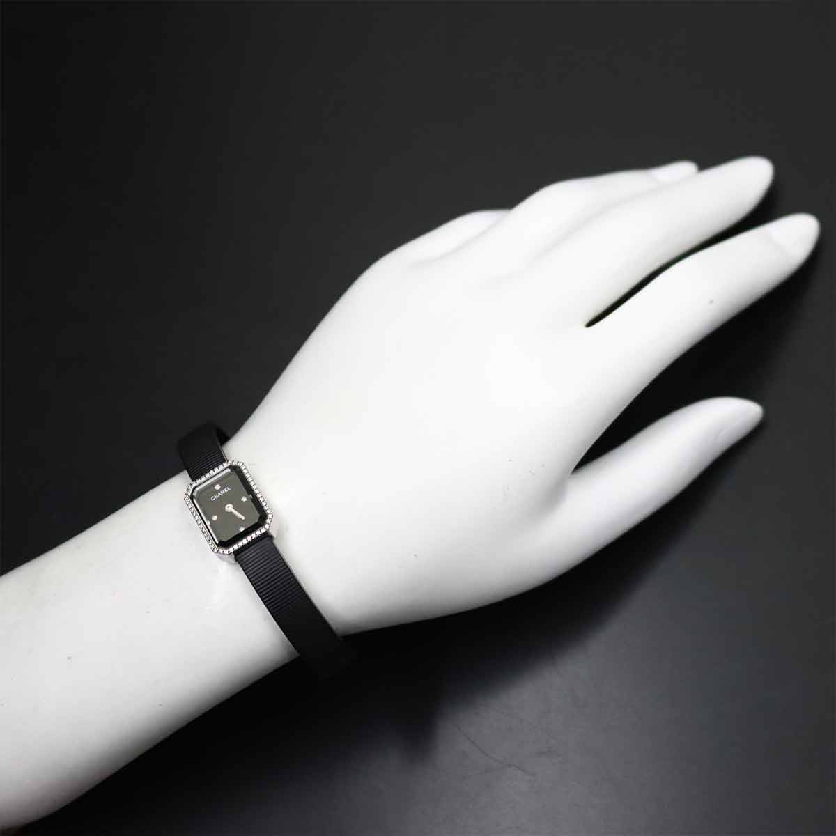 Premiere H2434 Bezel Diamond 4P Rubber Belt Black Dial Ladies
