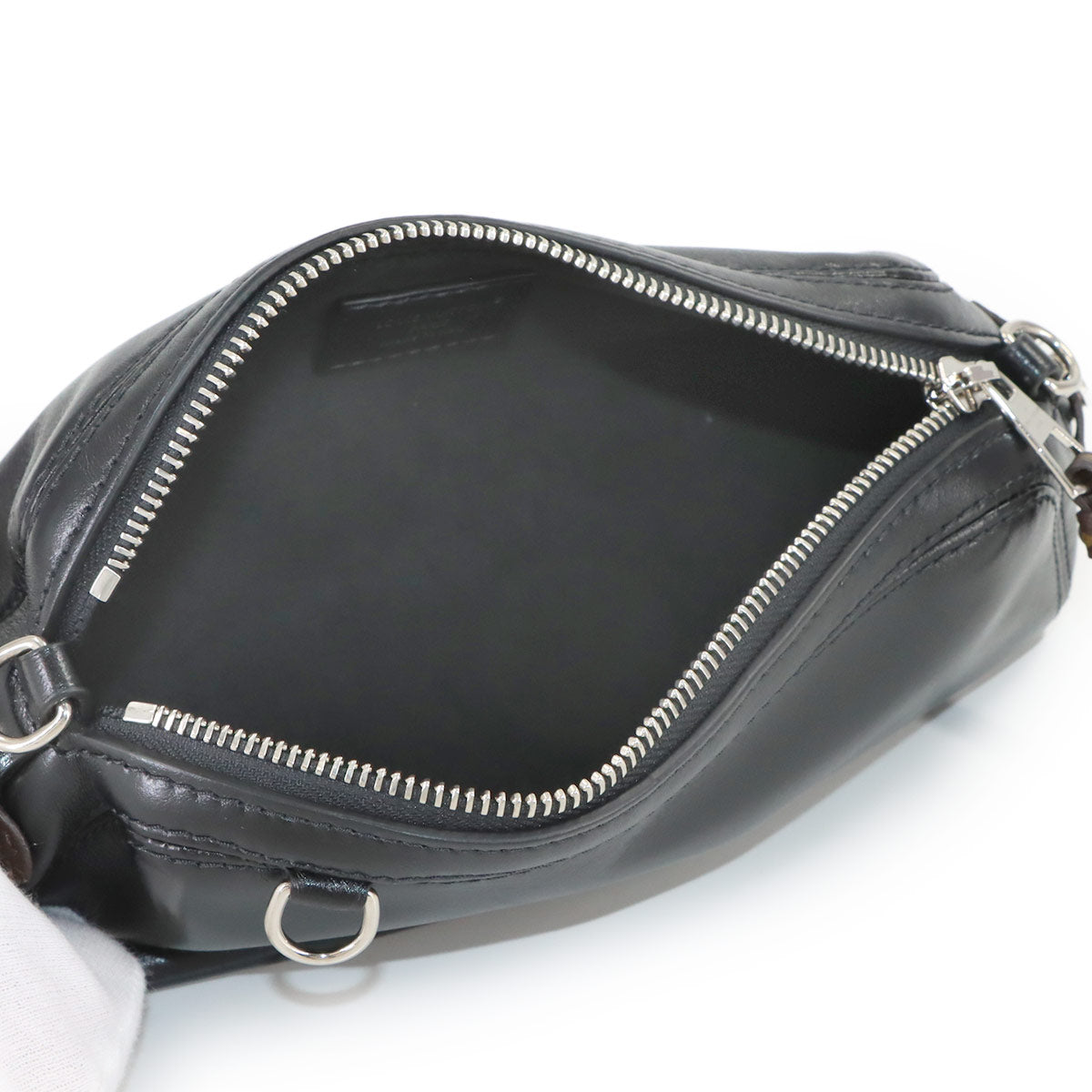 Pochette Vibe Hand Shoulder Bag Leather Black M14544