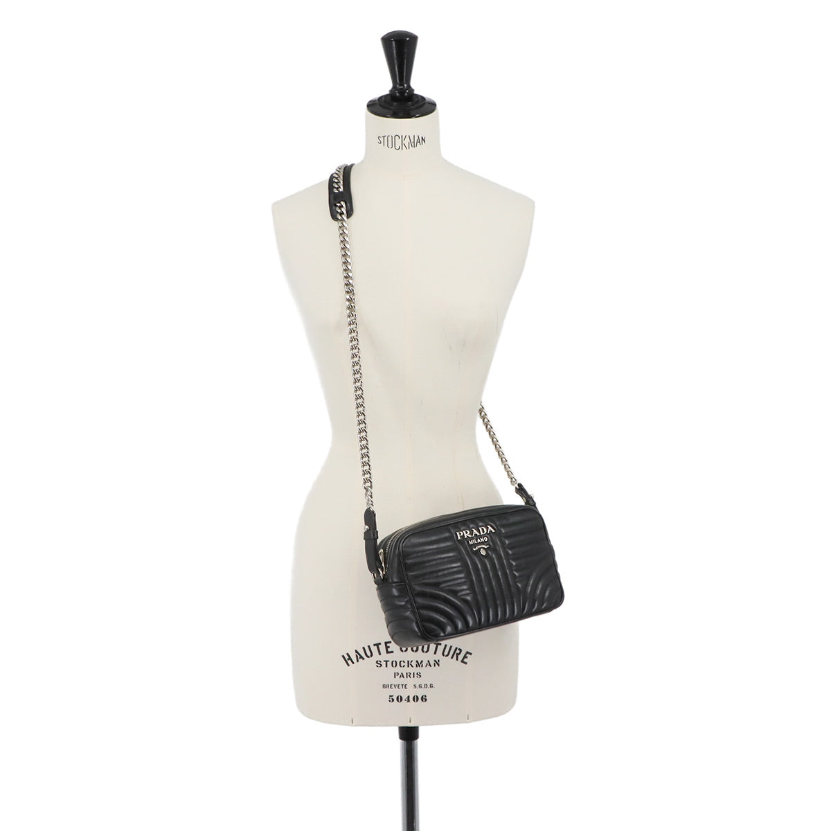Diagramme Chain Shoulder Bag Leathear Nero Black 1BH083 Purse