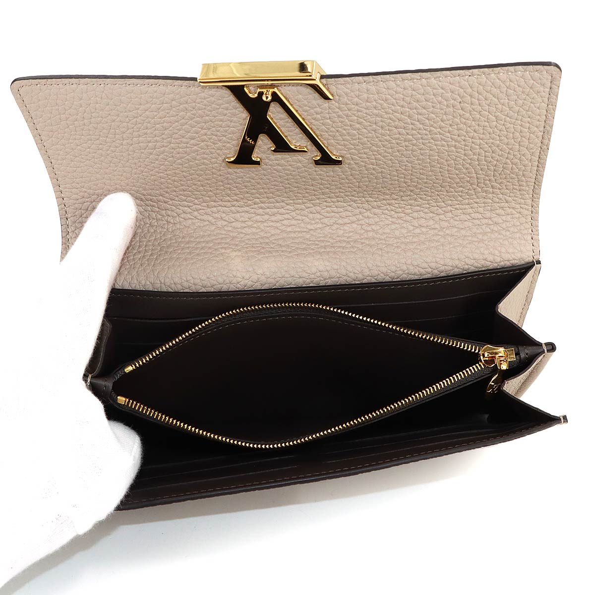 Capucines Long Wallet Taurillon Leather Pebble M61249