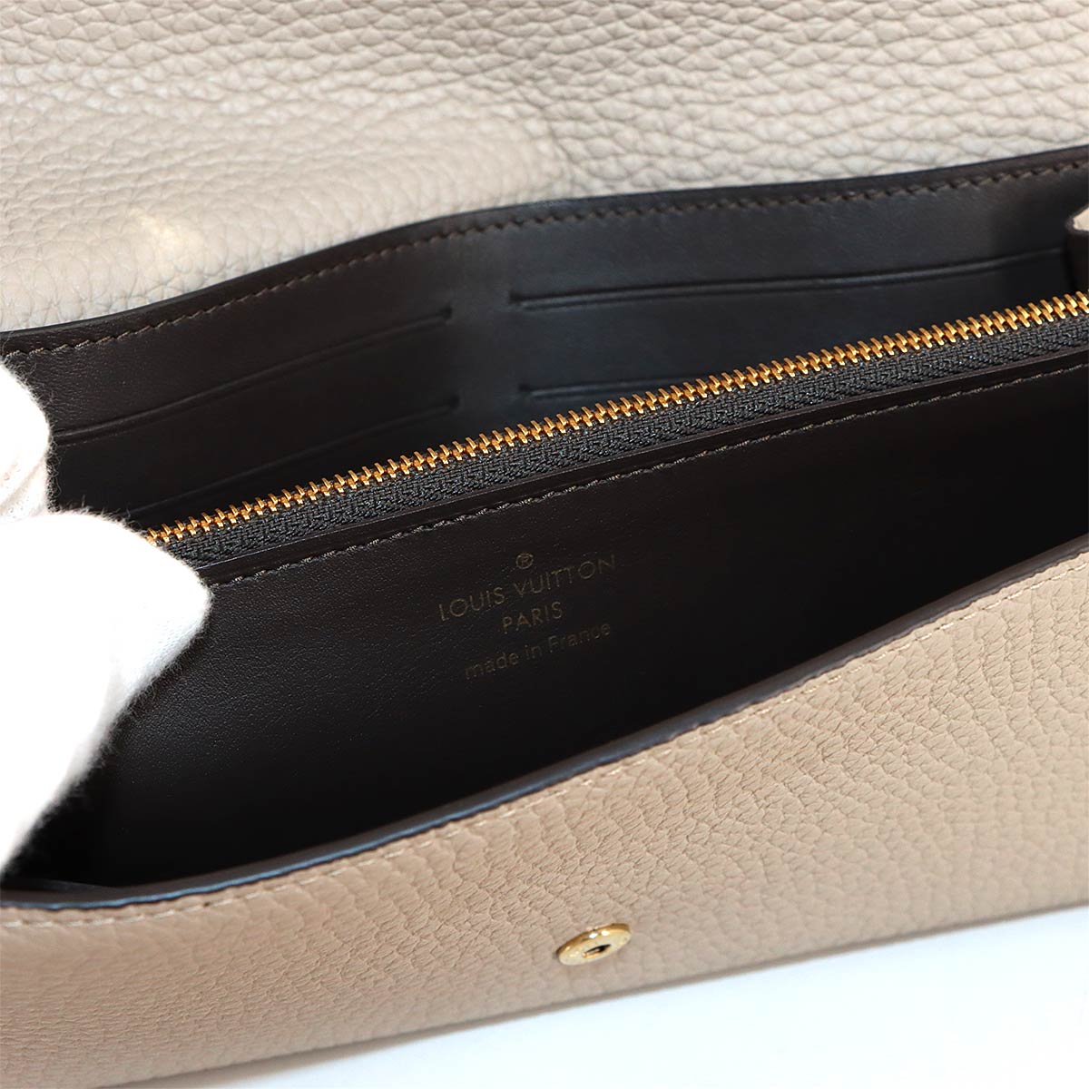 Capucines Long Wallet Taurillon Leather Pebble M61249