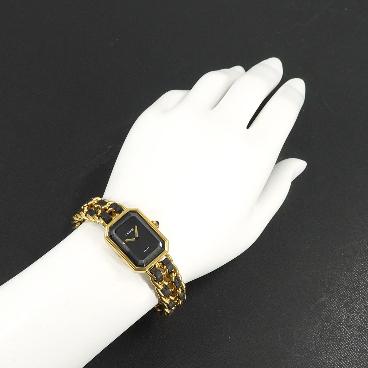 Premiere Size L H0001 Vintage Quartz Black Dial Ladies Watch