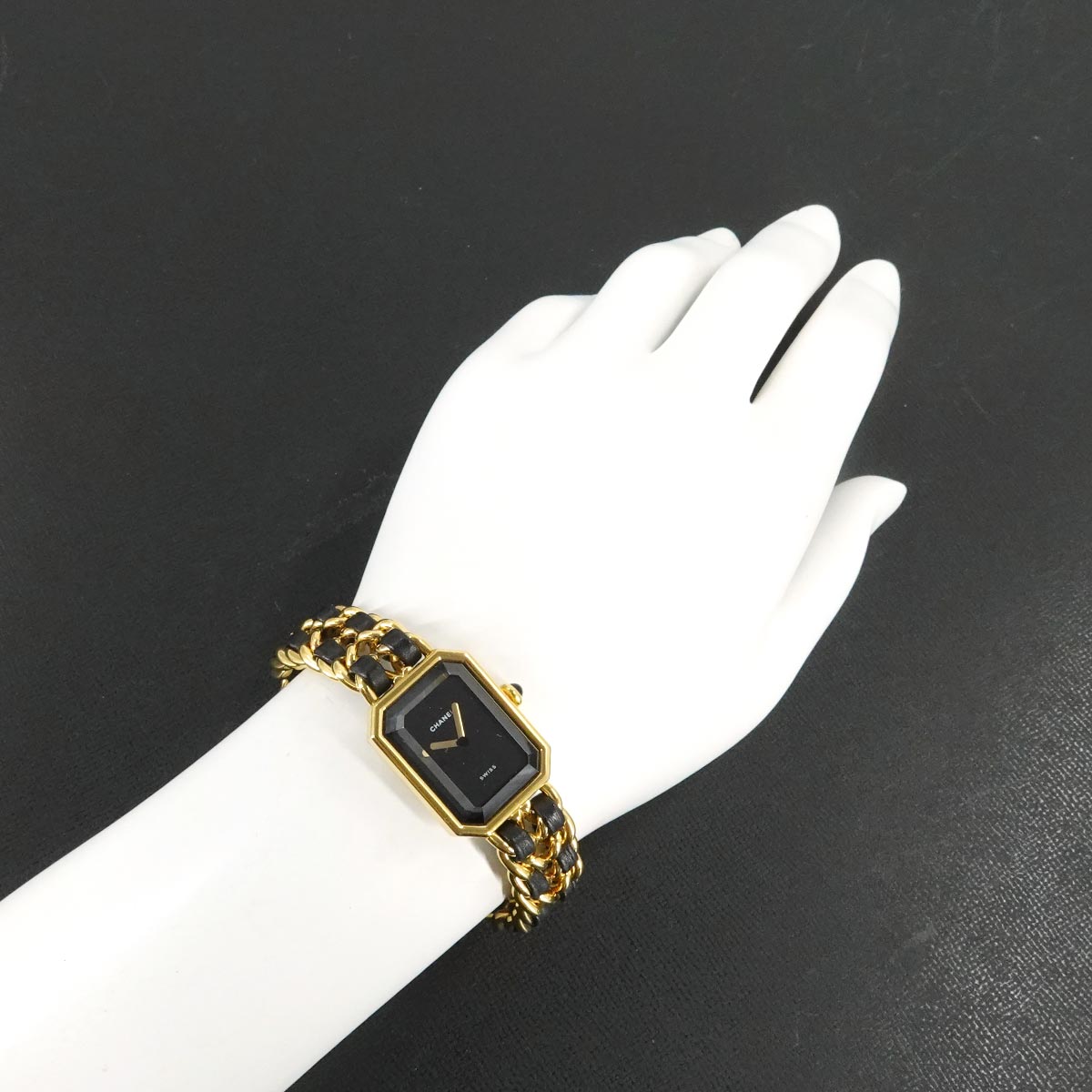 Premiere Size L H0001 Vintage Quartz Black Dial Ladies Watch