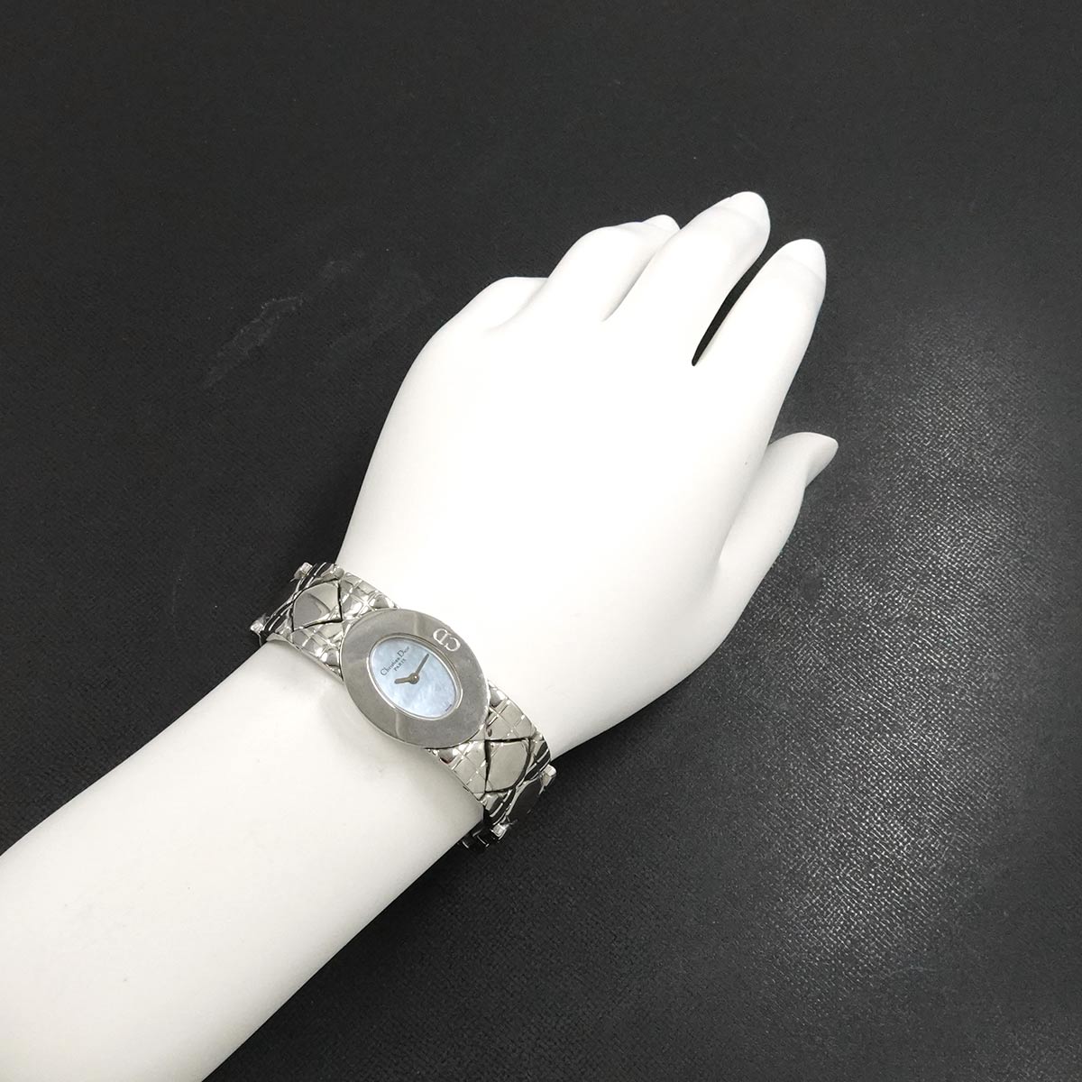 Ladydior D90-100 Blue Shell Dial Quartz Ladies