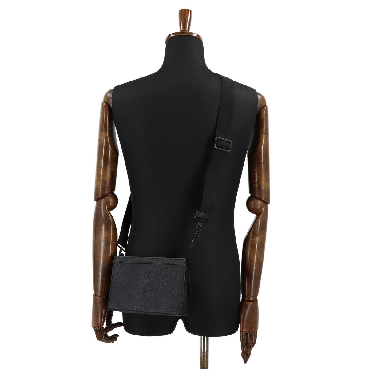 Monogram Shadow Gaston Wearable Wallet Shoulder M81115