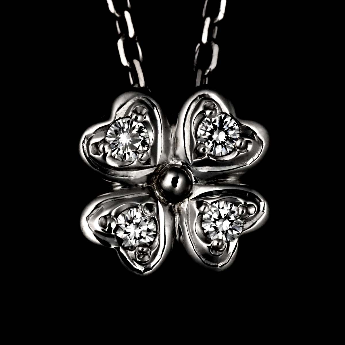 Diamond 0.07ct Clover Necklace 18K White Gold 750