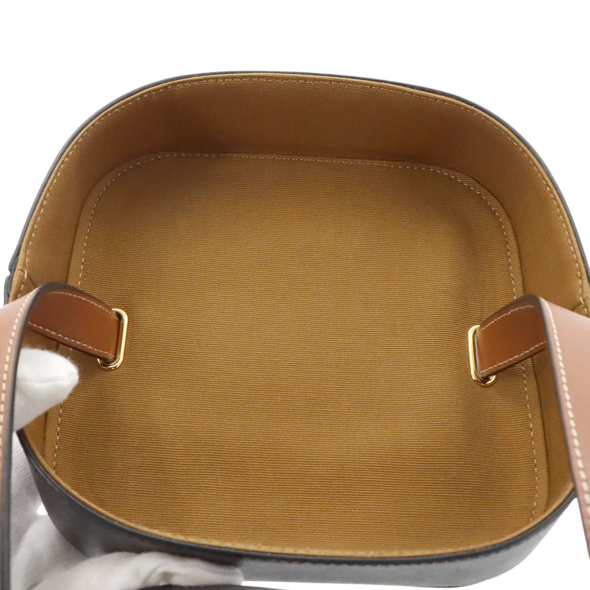Medium Box Cuir Triomphe Shoulder Bag PVC Leather Tan Brown
