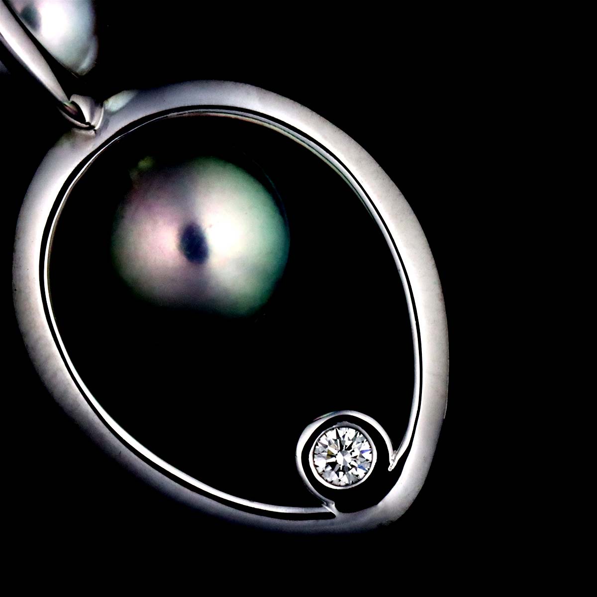 Akoya Pearl 7.6-5.5mm Diamond Necklace 18K WG 750