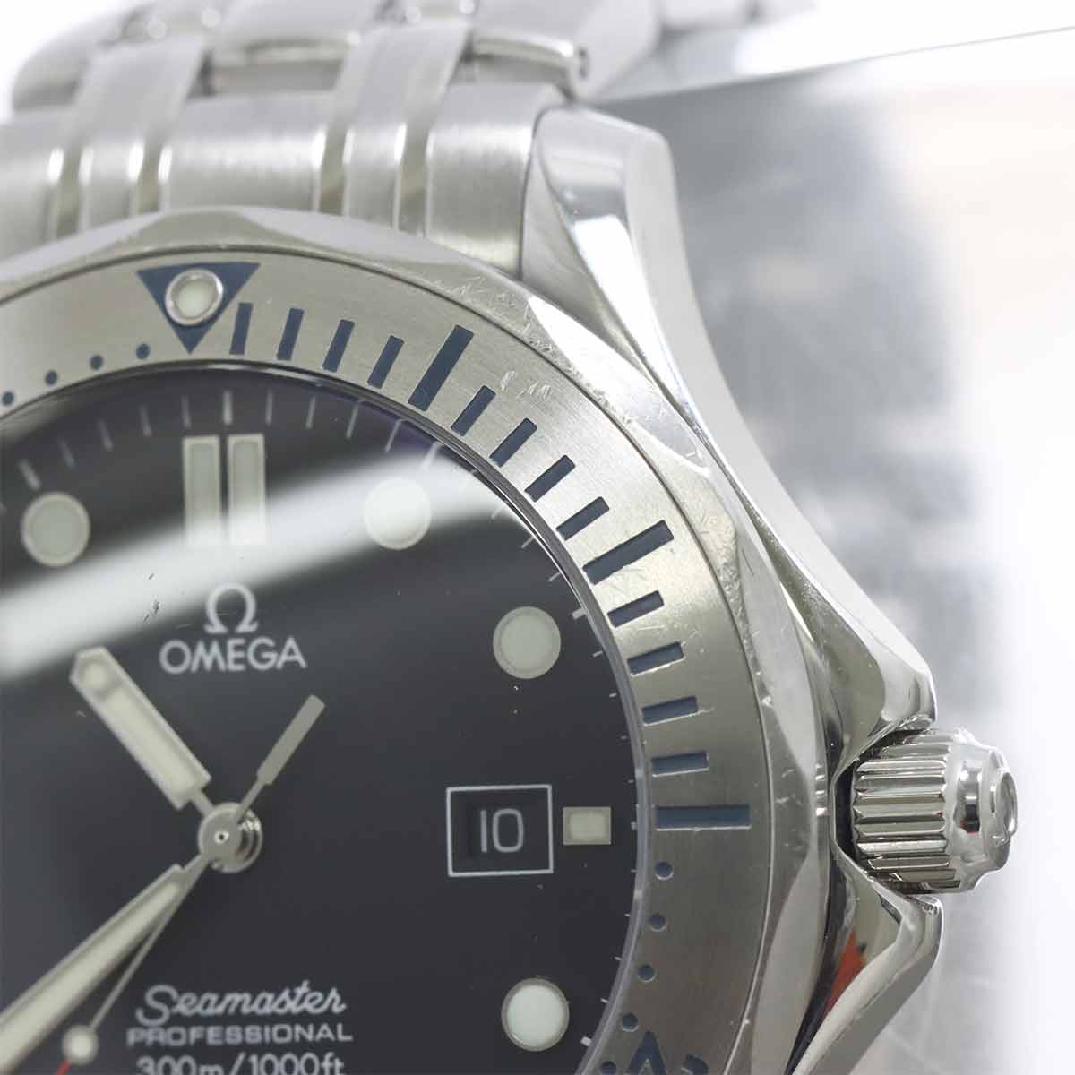 Seamaster 300m 2261.50 Quartz Date Black Dial Mens Watch