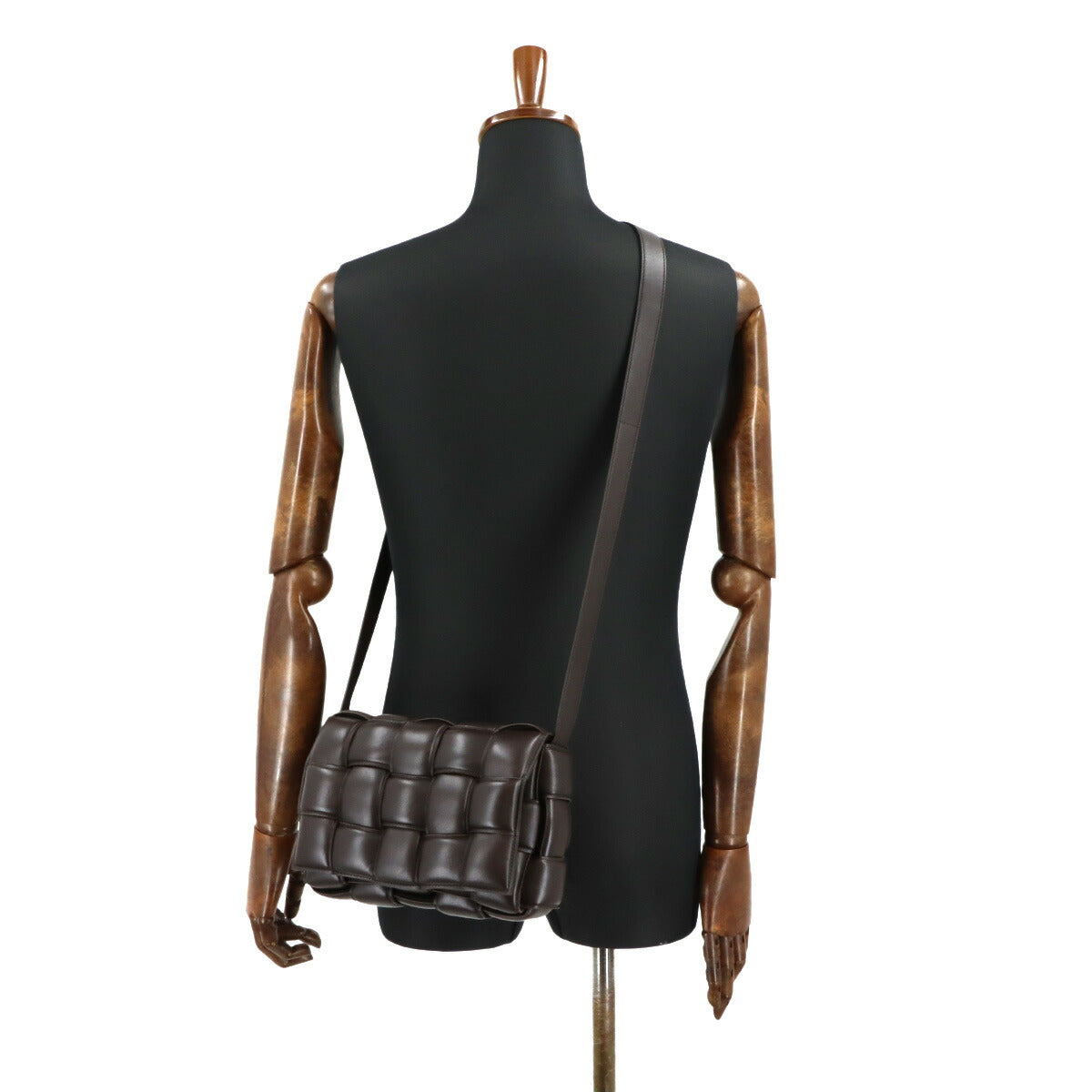 Intrecciato Padded Cassette Shoulder Bag Brown 591970