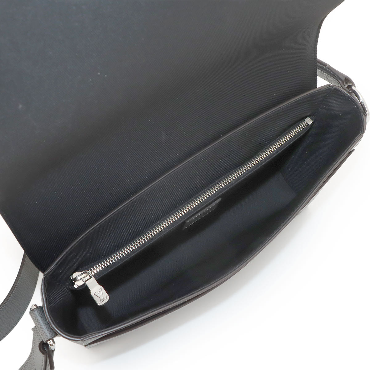 Taiga New Flap Messenger Shoulder Bag M30808 Purse