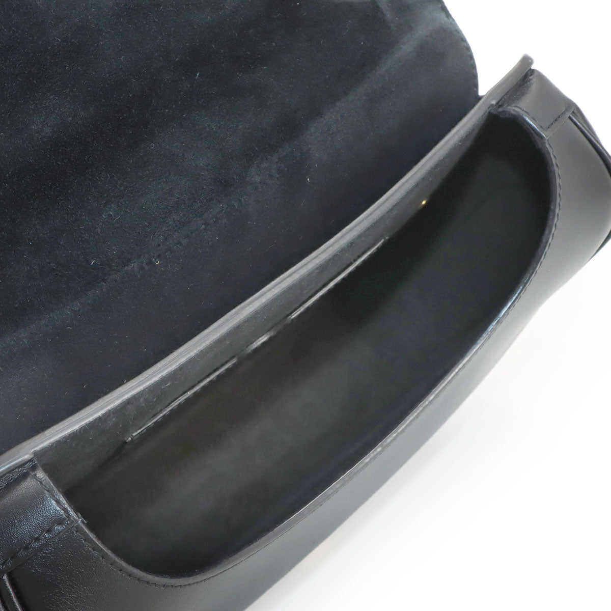 BOBBY Medium Shoulder Bag Leather Black Purse