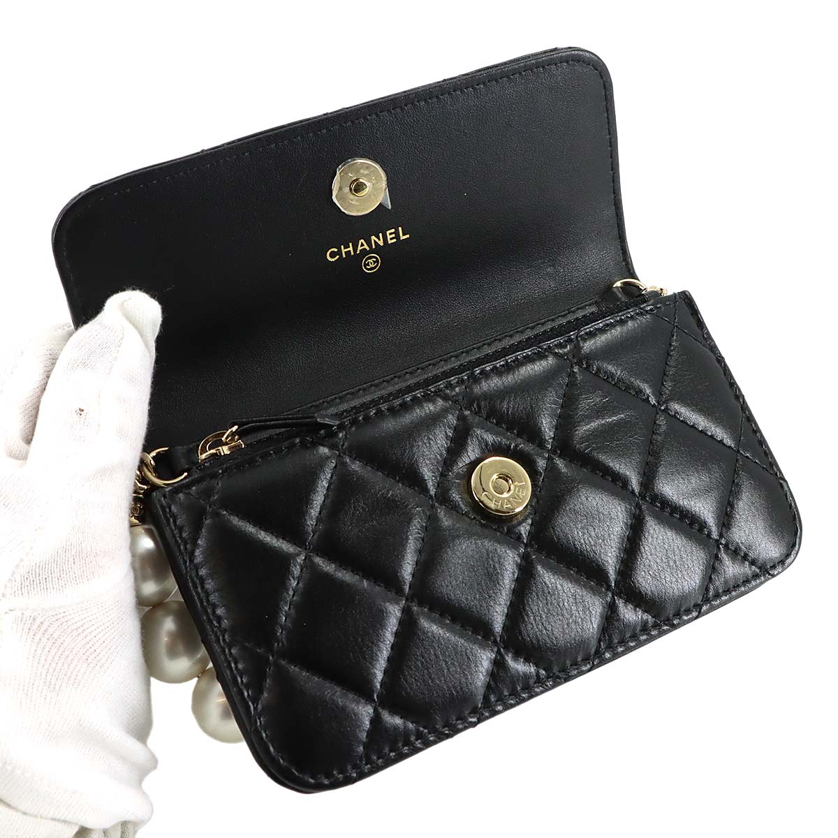 Matelasse Faux Pearl Chain Wallet Leather Black AP1839